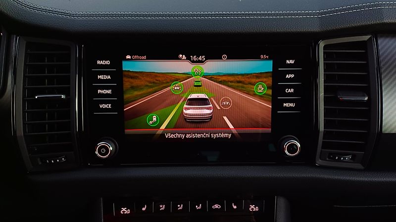 Škoda Kodiaq TDI 147kW 4x4 SPORTLINE-CR-DPH - fotka 38 z 50