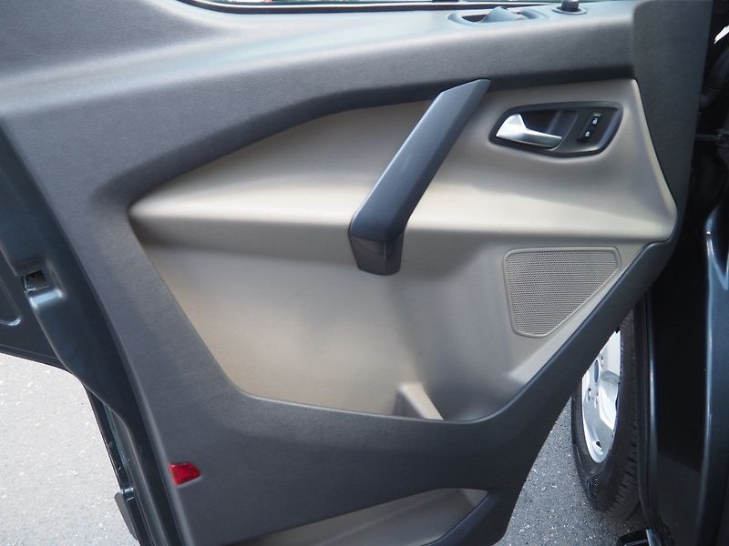 Ford Tourneo Custom (2017) 2.0 TDCi, 125 kW, 9 míst, ČR - fotka 9 z 38