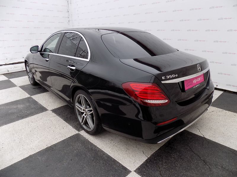 Mercedes-Benz Třídy E (2018) 350d/AMG Line/4-Matic/LED/ - fotka 3 z 45