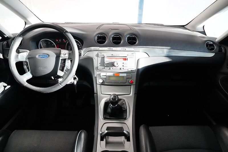Ford S-MAX - fotka 5 z 21