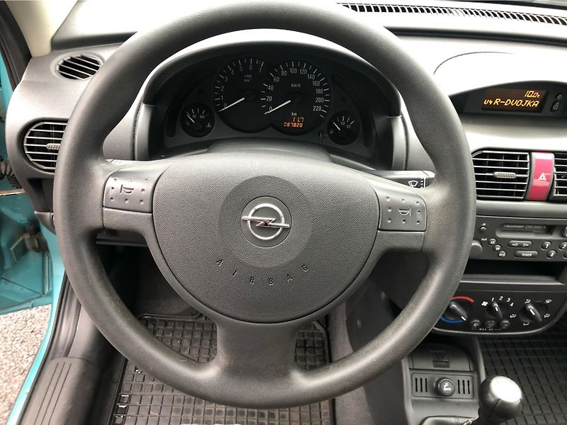 Opel Corsa 1.2  16V - fotka 17 z 27