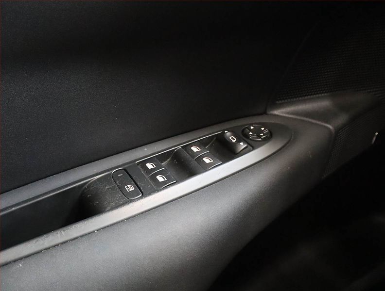 Citroën C4 (2014) 1.6 VTi, Serv.kniha, Tempomat - fotka 13 z 17