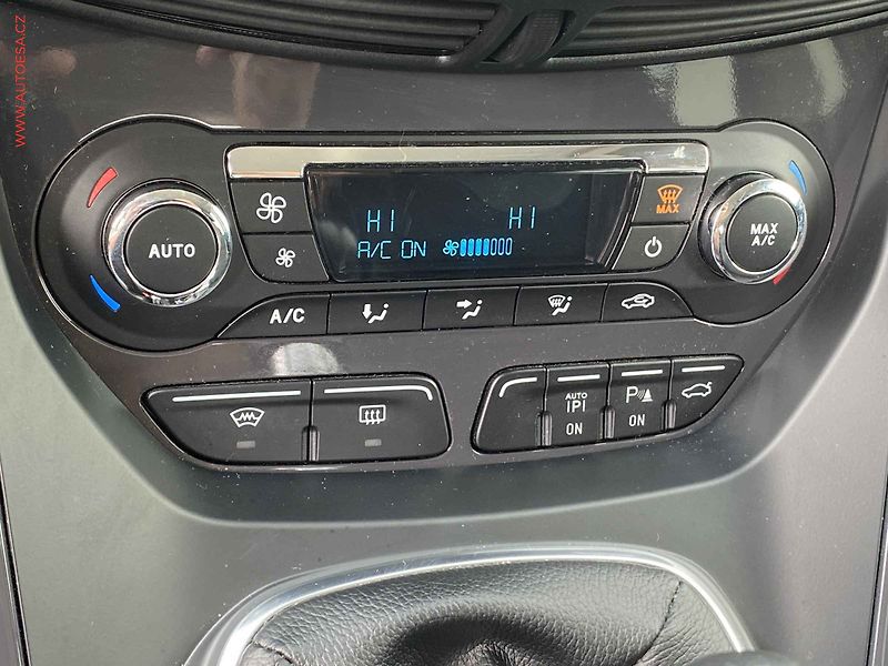 Ford Kuga (2014) 2.0 TDCi 4x4, Titanium - fotka 15 z 18