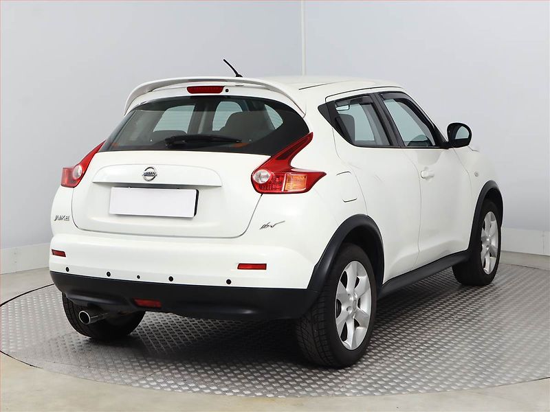 Nissan Juke (2010) 1.6 i, Tempomat - fotka 5 z 15