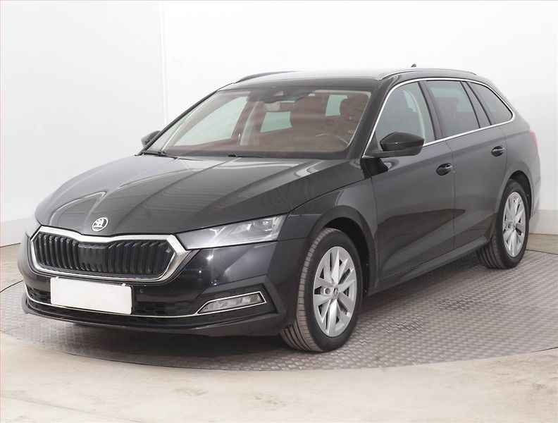 Škoda Octavia (2023) 2.0 TDI - fotka 2 z 15