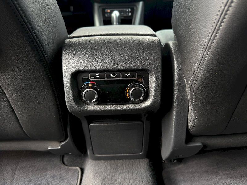 Volkswagen Sharan (2017) 2.0 TDI 135 kW DSG 4x4 - fotka 10 z 23
