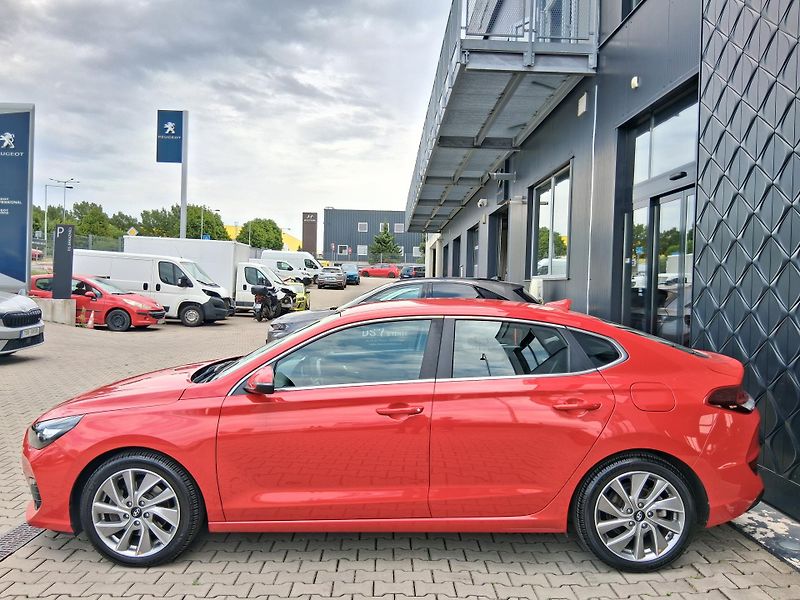 Hyundai i30 STYLE NAVI 1.4 T-GDi 103 kW - fotka 4 z 30