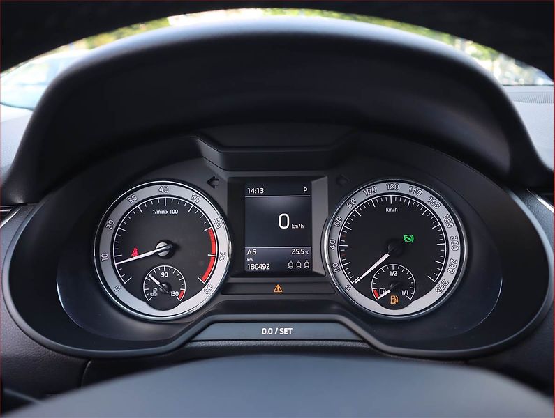 Škoda Octavia (2017) 1.8 TSI, Automat, Serv.kniha - fotka 11 z 20