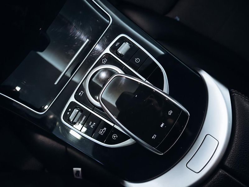 Mercedes-Benz Třídy C C 220d 4MATIC kombi - fotka 15 z 28