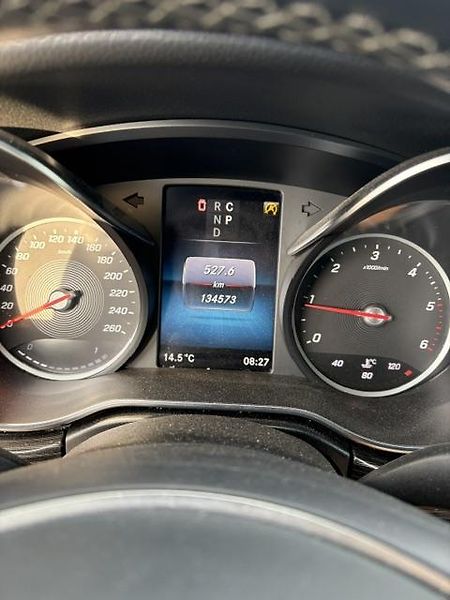 Mercedes-Benz Třídy V (2021) V 300 d 4MATIC AMG Line long - fotka 25 z 27