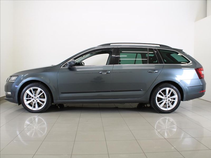 Škoda Octavia 2,0 TDi 135kW DSG 4x4 Style - fotka 5 z 27