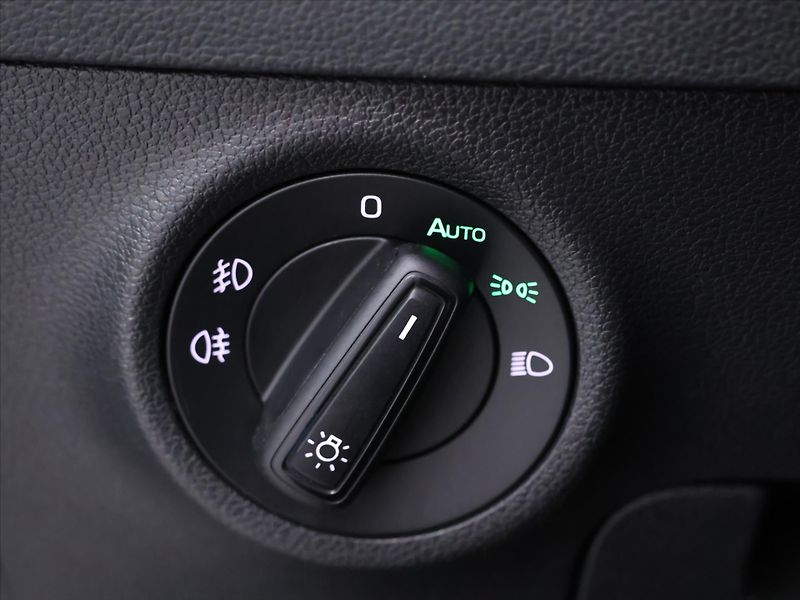Škoda Karoq 2.0 TDI 110kW DSG 4x4 Ambition - fotka 16 z 32