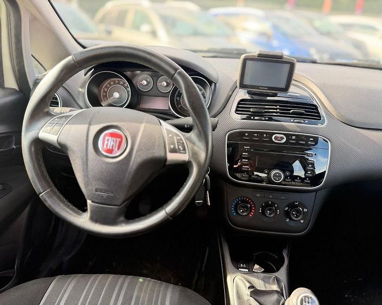 Fiat Punto (2011) - fotka 11 z 13