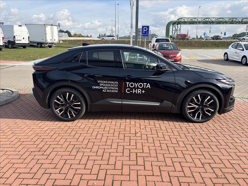 Toyota C-HR 0,0 + Style 77 kWh - fotka 4 z 11