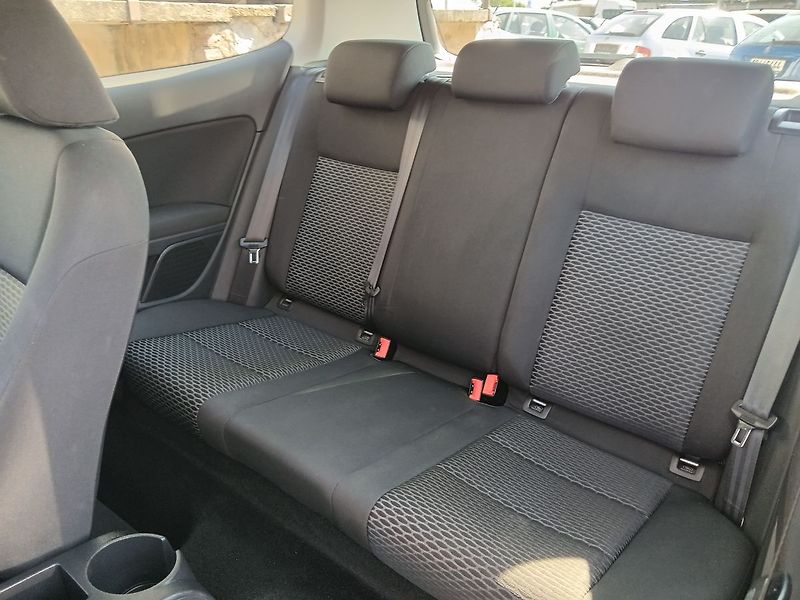 Volkswagen Golf (2009) 6 1.4 16V Trendline NOVÉ ROZVO - fotka 12 z 30