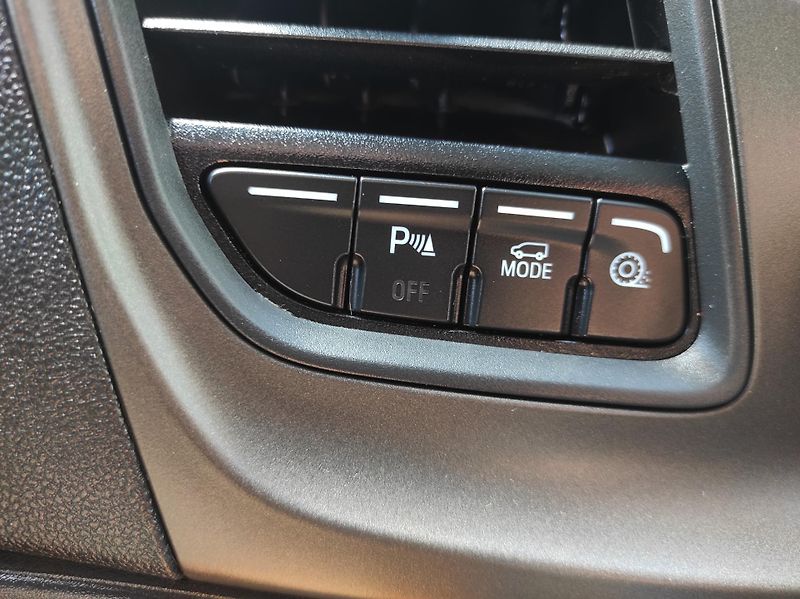 Ford Transit Custom 2,0EcoBlue mHev, L2, 6 míst,TZ - fotka 22 z 46