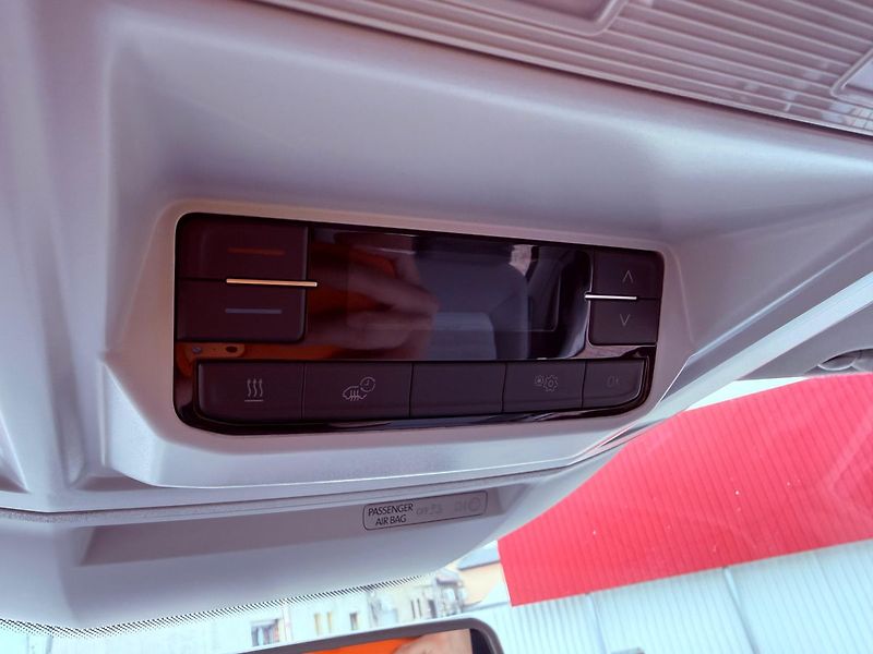 Volkswagen 2.0 TDi DSG8, Obytný vůz - fotka 27 z 33