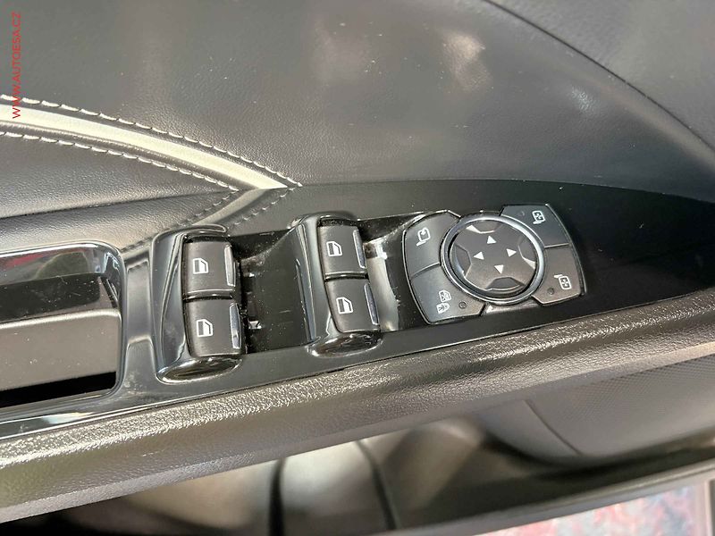 Ford Mondeo (2018) 2.0 TDCi, Vignale, AT - fotka 12 z 18