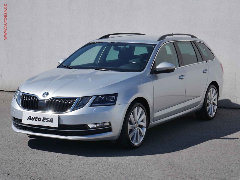 Škoda Octavia (2019) 1.8 TSi 4x4, ČR, Style, DSG - fotka 3 z 14