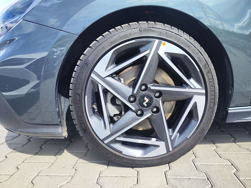 Hyundai i30 1.5 T-GDI/103kW N-Line DCT - fotka 33 z 34