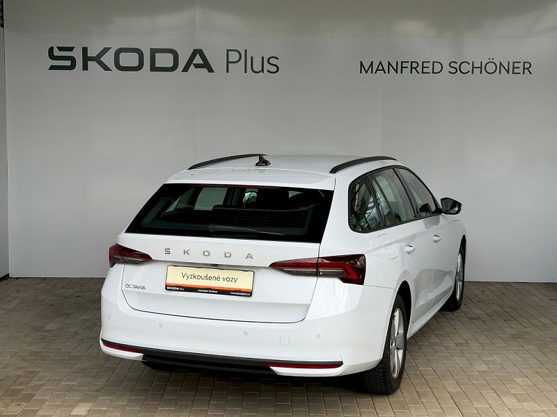 Škoda Octavia (2024) Selection Combi 1.5 TSI / 110 - fotka 2 z 27