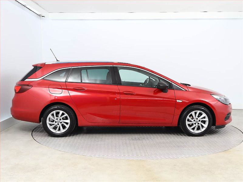 Opel Astra (2022) 1.2 Turbo, Serv.kniha - fotka 6 z 15