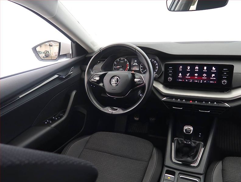 Škoda Octavia (2022) Style 1.0 TSI, Serv.kniha - fotka 7 z 26