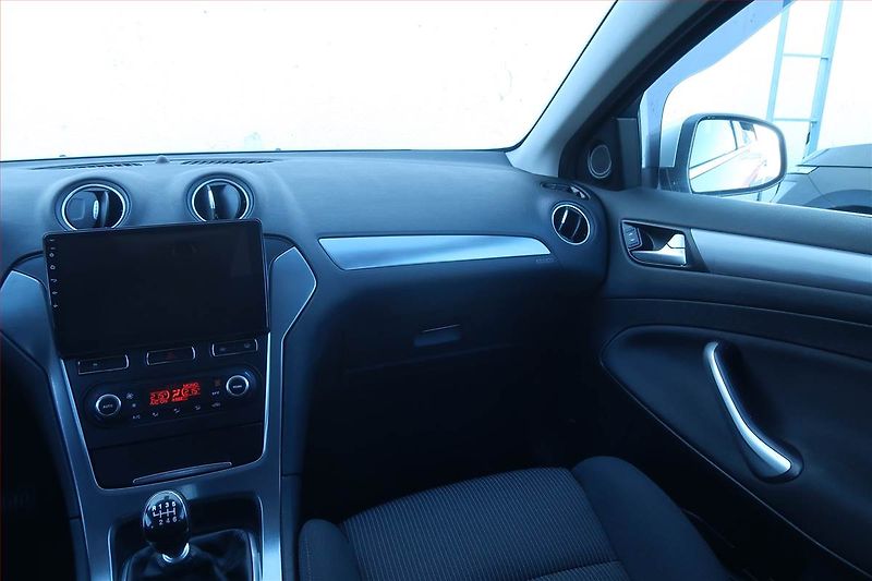 Ford Mondeo (2011) 1.6 EcoBoost, Serv.kniha, Navi - fotka 8 z 17