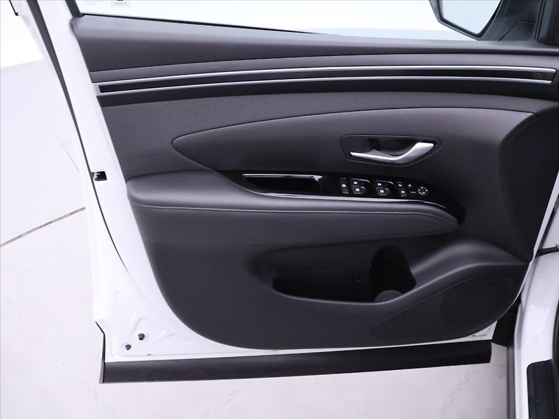 Hyundai Tucson 1,6 T-GDi 110kW Aut. CZ 1.Maj - fotka 11 z 36