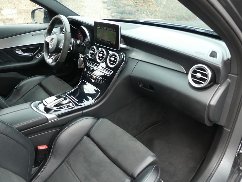 Mercedes-Benz Třídy C C AMG 63S V8 BITURBO  - fotka 11 z 15