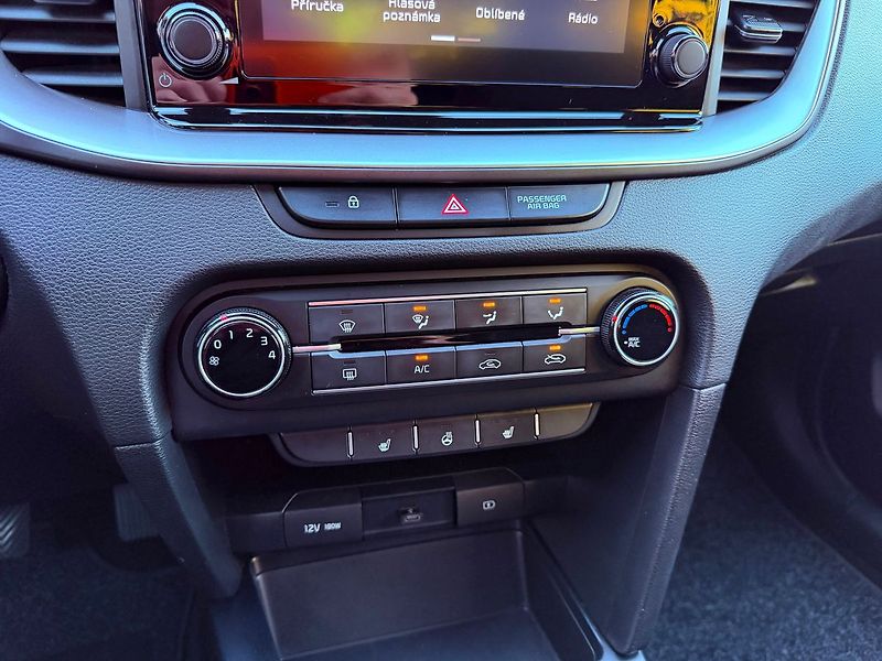 Kia Ceed 1.5 T-GDi Exclusive, ČR - fotka 20 z 28