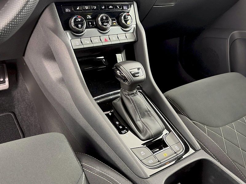 Škoda Karoq (2026) DSG 2.0 TDI 110 kW 4x4 Sportli - fotka 22 z 35
