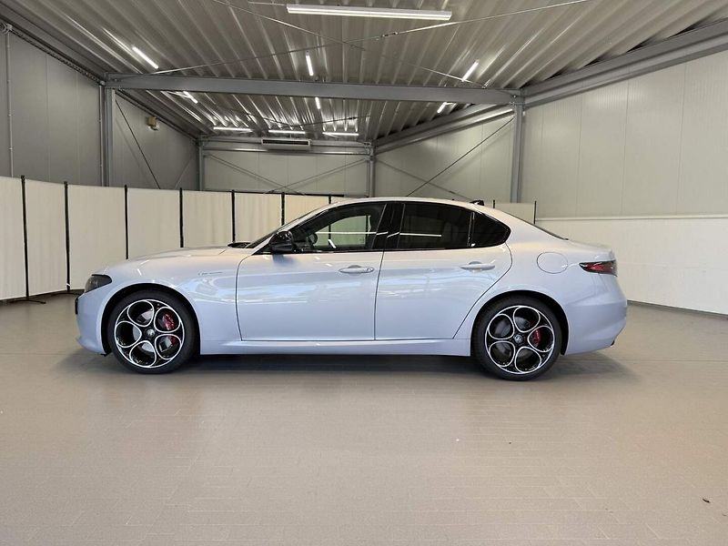 Alfa Romeo Giulia (2026) Veloce 2.2 JTDm 210k Q4 - fotka 2 z 23