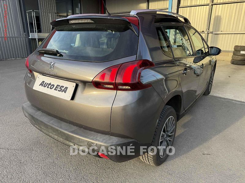 Peugeot 2008 (2016) 1.6 HDi, ČR, autoAC - fotka 2 z 3