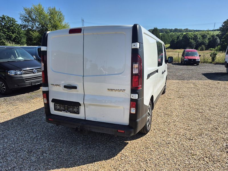 Renault Trafic (2018) 1.6Dci L2H1 6 Míst - fotka 11 z 26