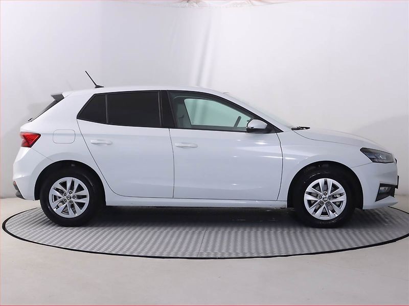 Škoda Fabia (2024) 1.0 TSI, Automat, Serv.kniha - fotka 6 z 22
