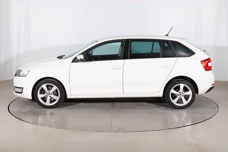 Škoda Rapid (2015) Spaceback 1.6 TDI, Serv.kniha - fotka 3 z 21