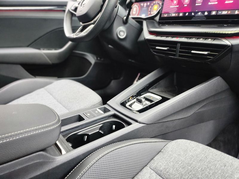 Škoda Octavia Sportline 2.0 TDI 110kw DSG - fotka 8 z 25