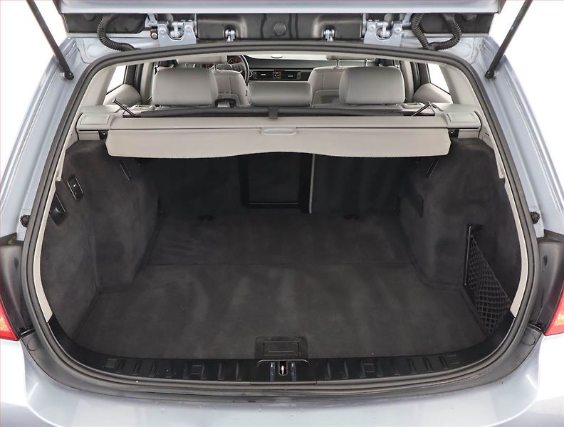 BMW Řada 3 (2011) 330 d xDrive, 4X4, Automat - fotka 14 z 20