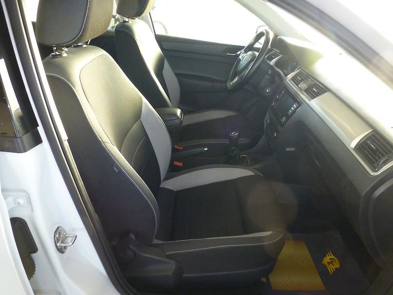 Škoda Rapid (2016) 1,6TDI-85KW*VYHŘ.SED**NAVI** - fotka 20 z 27