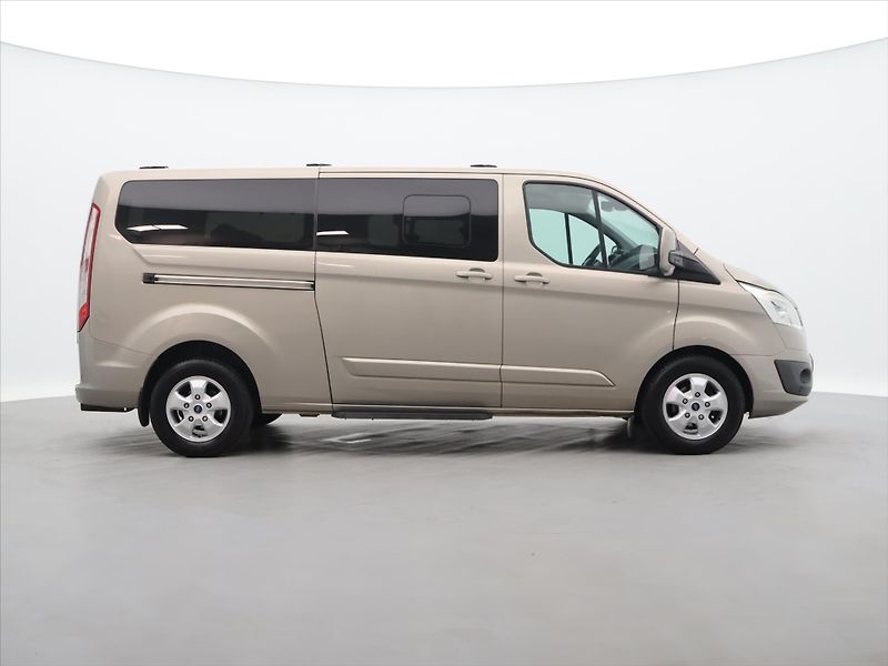 Ford Tourneo Custom 2,0 TDCI 125kW Titanium CZ DPH - fotka 8 z 32
