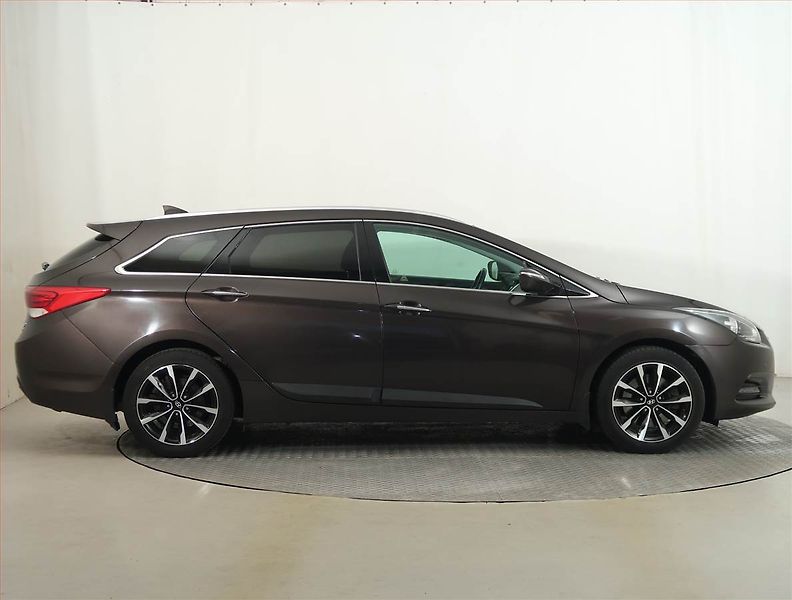 Hyundai i40 (2017) 1.7 CRDi, Serv.kniha, Navi - fotka 6 z 16