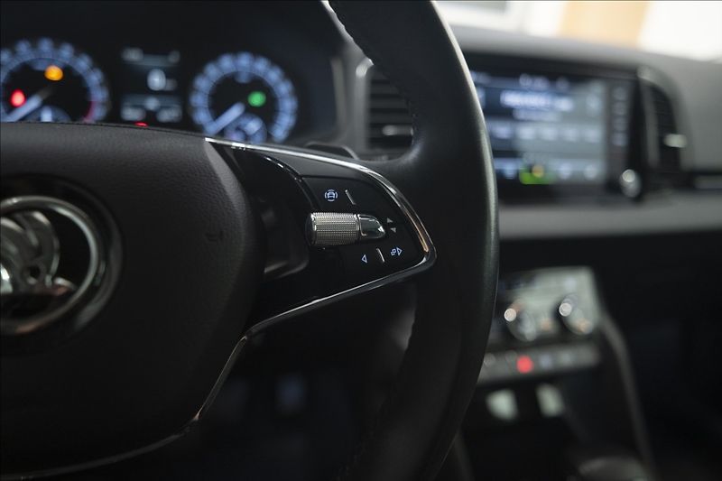 Škoda Karoq 2,0 TDI DSG KEYLESS VÝHŘEV ČR - fotka 25 z 38