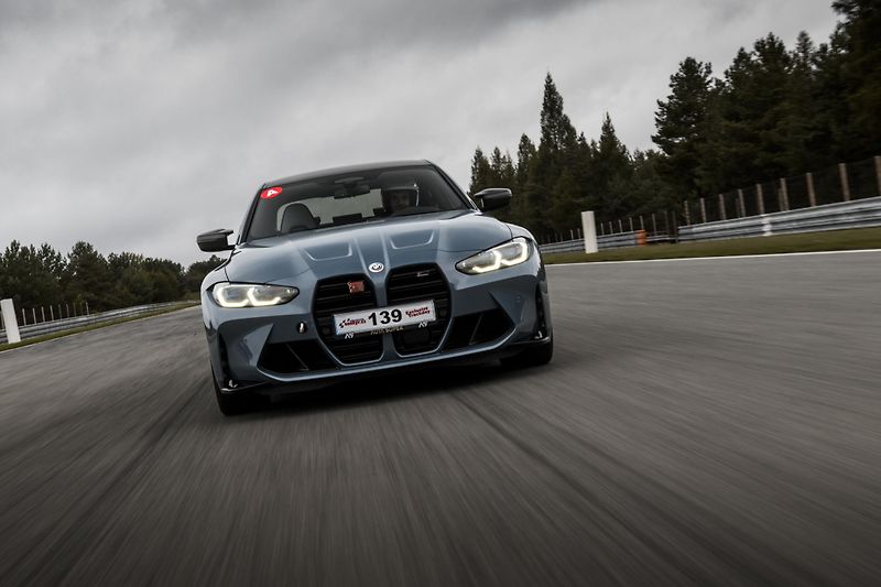 BMW M3 (2022) Comp., XDrive, HUD, Akrapovic - fotka 12 z 32