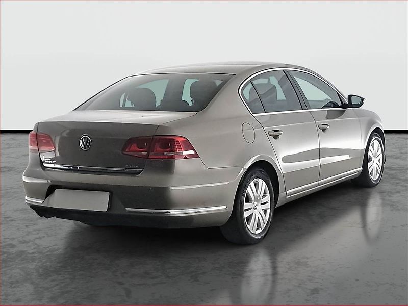 Volkswagen Passat (2011) Highline 2.0 TDI, Xenony - fotka 5 z 16