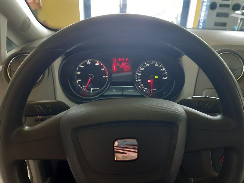 Seat Ibiza 1.2 TSI DSG KLIMA 77KW - fotka 12 z 18