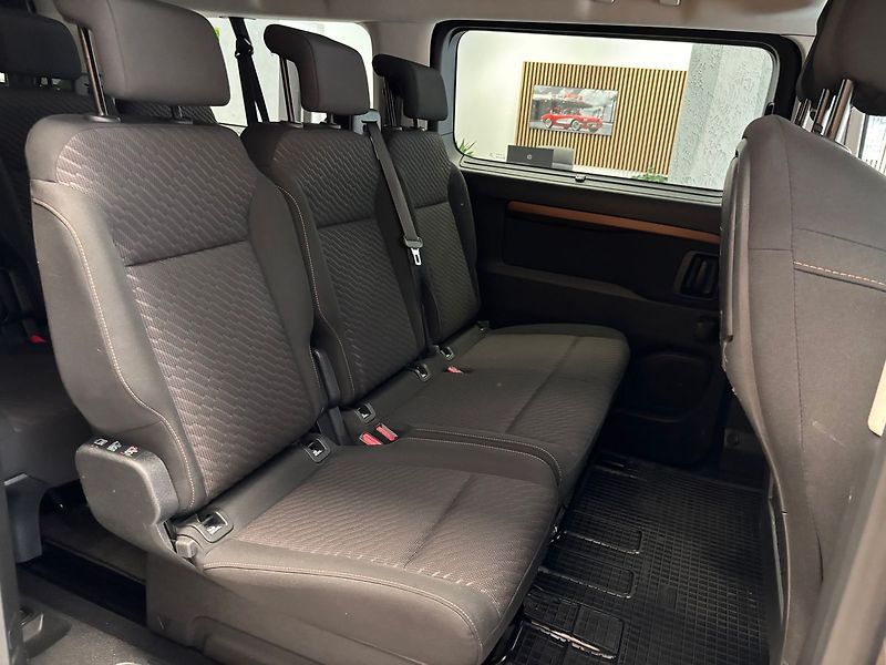 Toyota ProAce Verso 2.0 CDTI FAMILY LONG - fotka 27 z 33