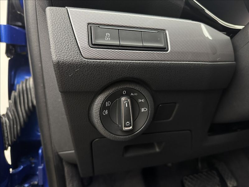 Volkswagen Multivan 2,0 4X4 DSG NZTOP HIGHLINE ČR - fotka 8 z 40
