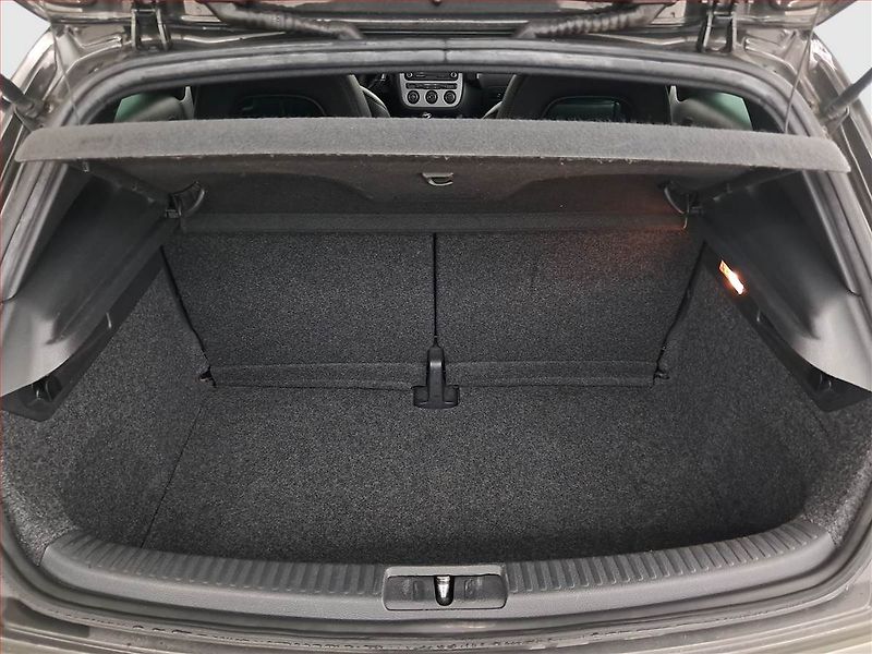 Volkswagen Scirocco (2009) 1.4 TSI, Tempomat - fotka 13 z 18