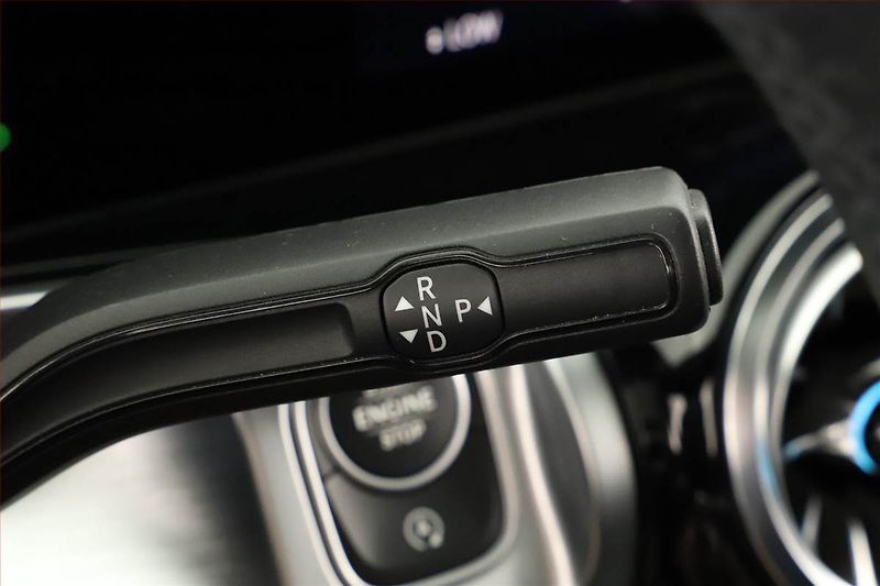 Mercedes-Benz GLB (2023) 200 d - fotka 10 z 21